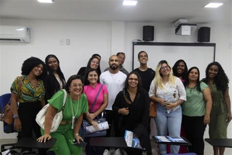 Estudantes de Rio das Ostras realizam visita técnica à sede do CRA RJ