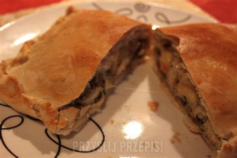 Calzone Z Pieczarkami I Serem Przepis Przyslijprzepis Pl