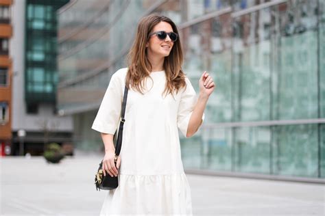 Образы в белом цвете: looks (луки) в белых цветах / Школа Шопинга