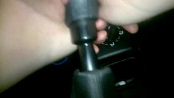 Minha Esposa Enfiando A Alavanca De Marcha Do Carro XVIDEOS