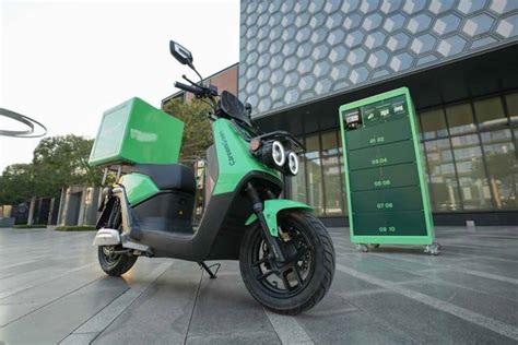 Careem Launches Dubai S First Electric Motorbike Fleet For Deliveries