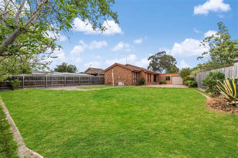 Sold 5 Mallacoota Court Taylors Lakes Vic 3038 On 16 Dec 2023