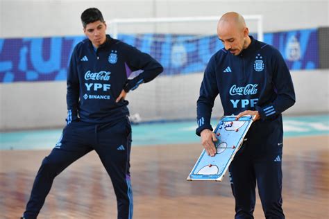 Las Selecciones Juveniles De Futsal Continúan Con Su Preparación Para