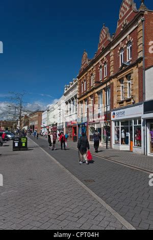 Shops on the High Street, Evesham, Worcestershire Stock Photo - Alamy