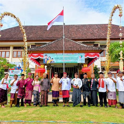 Upacara Peringatan HAB Ke 77 Di Kemenag Buleleng Peserta Gunakan