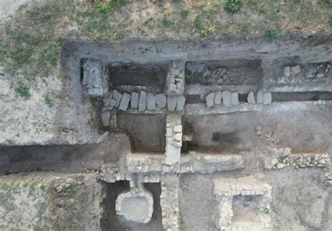 Arheologii Din Bulgaria Au Descoperit Un Frigider Antic Roman Care