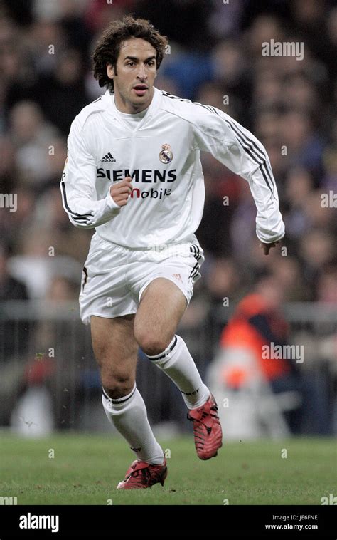 RAUL REAL MADRID CF SANTIAGO BERNABEU MADRID SPAIN 19 February 2005 ...