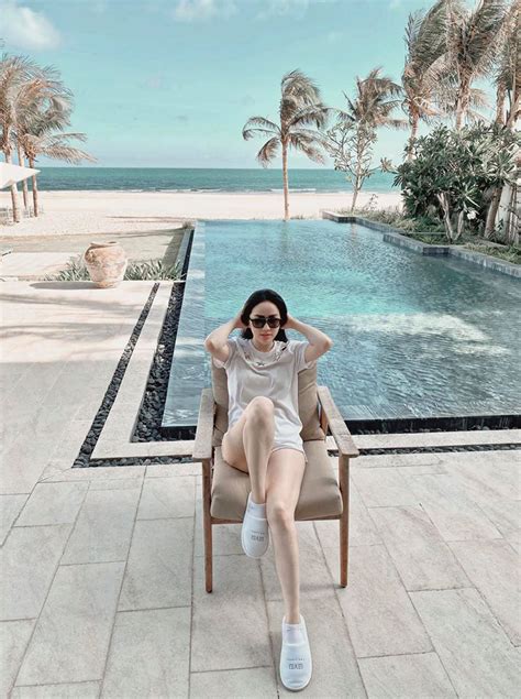 Cả ngày kể khổ vì tăng cân nhưng Bảo Thy vẫn tự tin diện bikini khoe