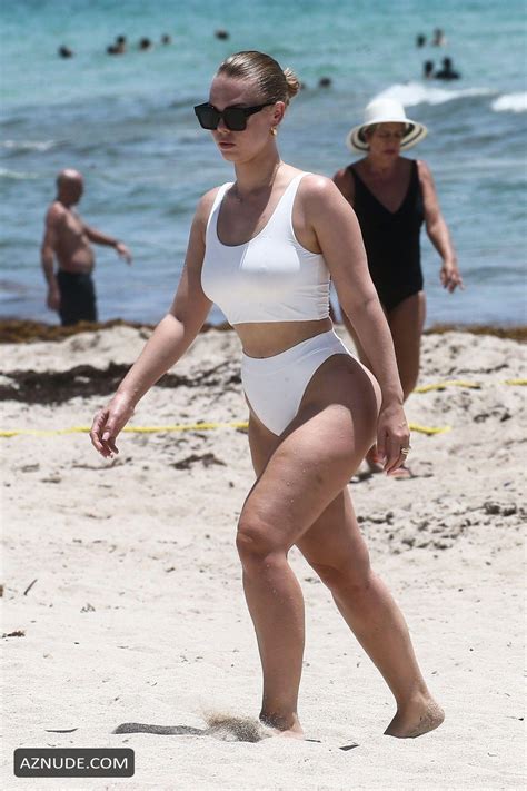 Bianca Elouise Showed Off Her Curves In A White Bikini On The Beach In Miami AZNude