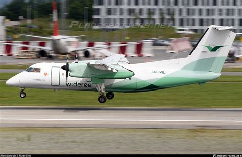 LN WIL Widerøe De Havilland Canada DHC 8 103B Dash 8 Photo by Richard