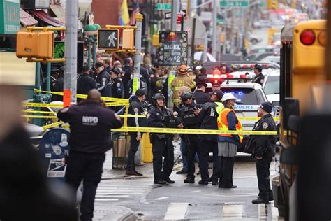 Tiroteo En El Metro De Nueva York Deja Al Menos Cinco Personas Heridas