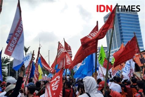 Ribuan Buruh Demo Dpr Tolak Omnibus Law