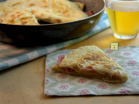 Focaccia Ripiena Cotta In Padella Senza Lievitazione