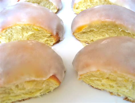 Iced Lemon Buns Iced Buns Bun Recipes