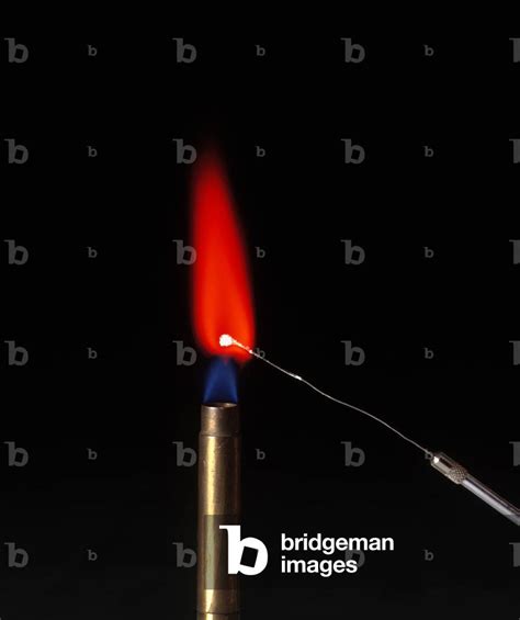 Image Of Flame Test For Strontium Chloride