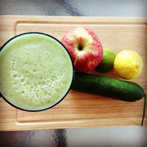 SOULFUL HEALTHY LIVING: GREEN LEMON-LIME SMOOTHIE