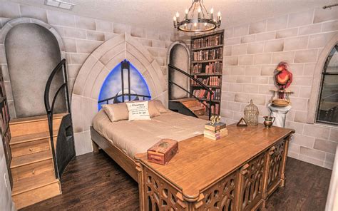 You Are Not Ready For The Magic Of This Harry Potter Themed Airbnb