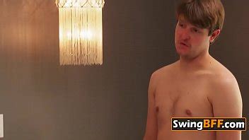 Swingers Aficionados Cachondos Est N Teniendo Sexo Oral En Un D A Soleado Xvideos
