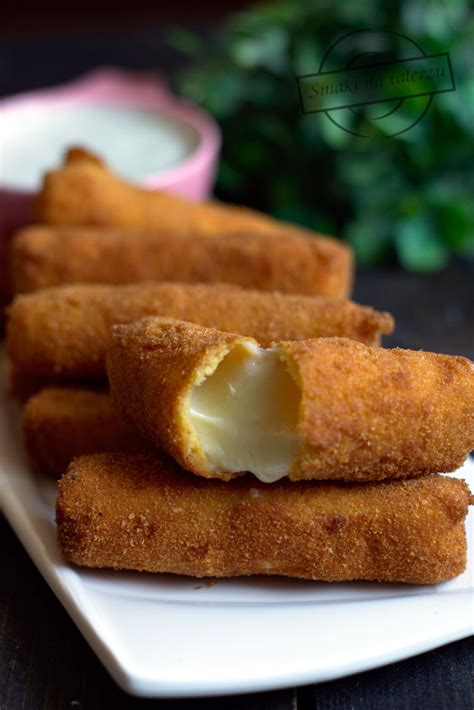 Smażone paluszki serowe mozzarella sticks Smaki na talerzu