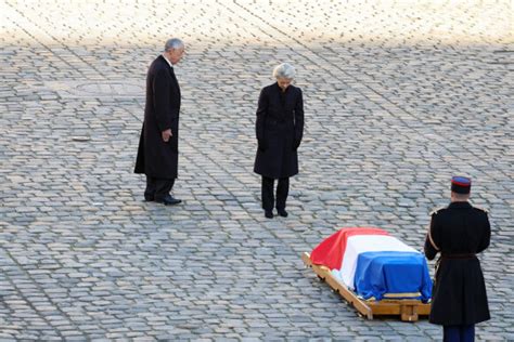 PHOTOS Mort de Jacques Delors Martine Aubry soutenue par son époux et