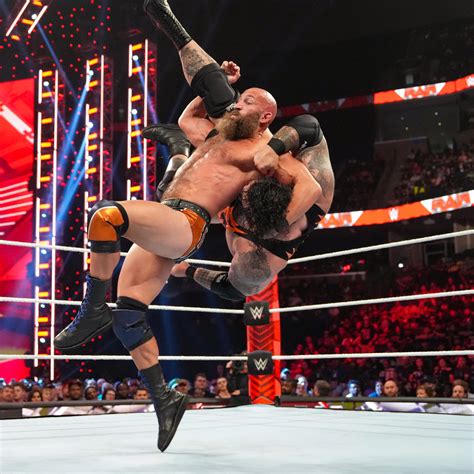 Tommaso Ciampa Vs Big Bronson Reed Monday Night Raw August