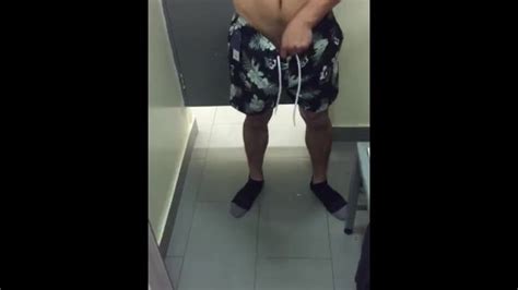 Probándome Traje De Baño En Una Tienda De Ropa Pornhub Gay