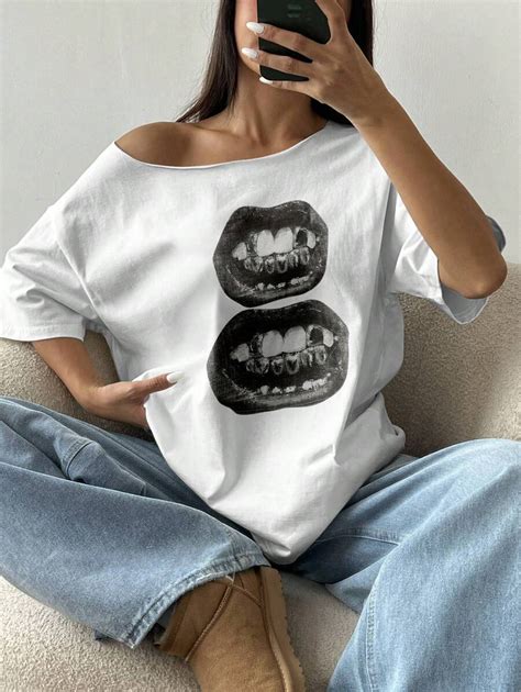 Shein Moosta Loose Off Shoulder T Shirt With Lips Graphic And