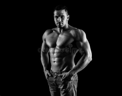 Nude Man Torso Desvanecimiento Tipo Muscular Desnudo En Jeans Modelo Sexy Topless Muscular