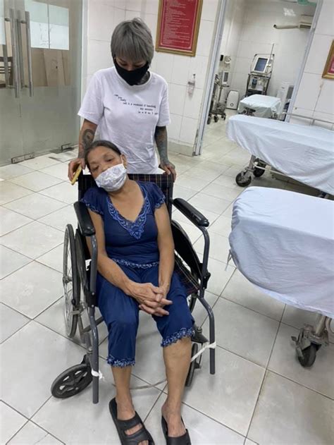 Vợ chồng Phú Lê vừa bị bắt hot girl xăm trổ Đào Chile lập tức có động thái cà khịa cực gắt