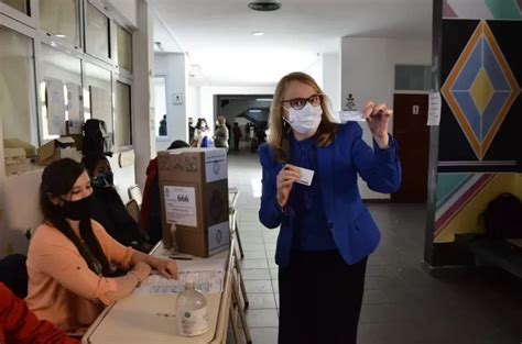 Elecciones 2021 Votó Alicia Kirchner pidió que las urnas se llenen