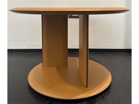 Round Mush Coffee Table In Leather Poliform Deesup