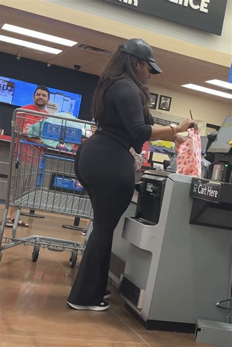 Ebony MILF With A Massive Fat Ass Spandex Leggings Yoga Pants Forum