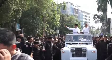 Ribuan Pendukung Sambut Anies Cak Imin Di Kantor Kpu Ri Yaa Lal Wathan