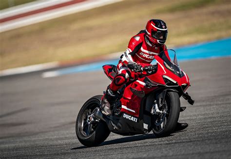 Ducati Superleggera V4 How Ducati Made Its Fastest Production Bike Ever