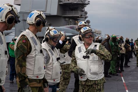 Commander U S Sixth Fleet And Strikfornato Visit Uss Gerald R Ford Cvn 78 With Norwegian