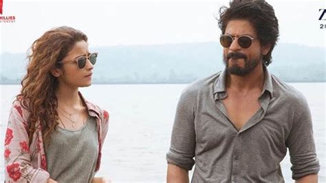 Dear Zindagi Review Shah Rukh Khan Is Charming But This Life Is Unreal