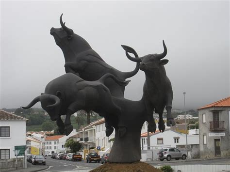 Monumento Ao Toiro Angra Do Hero Smo Qu Saber Antes De Ir Lo M S