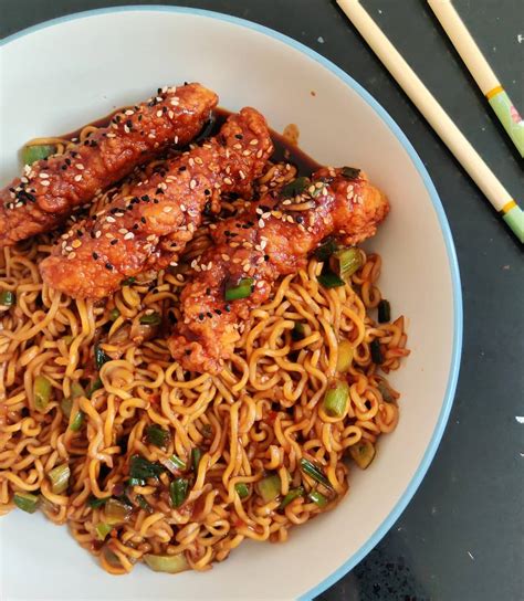 Spicy Chicken Instant Noodles from @cooksbyson - ResepMamiku.com