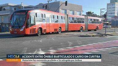 Meio Dia Paran Curitiba Nibus Biarticulado E Carro Batem Em