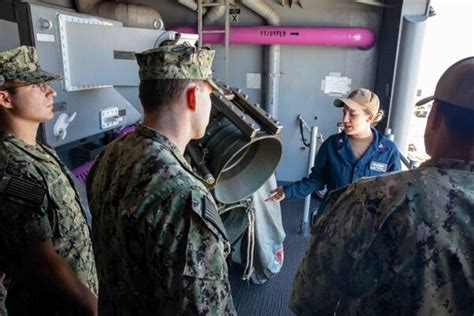 Uss Makin Island Hosts Bdoc Tours Naval Surface Force U S Pacific