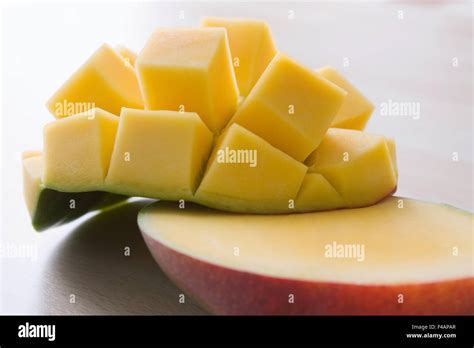 Frische Mango - Fresh Mango Stock Photo - Alamy