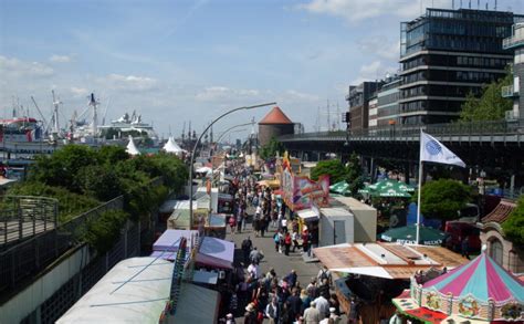 Hafengeburtstag Hamburg Feiern Kultur Und Maritimes Ambiente