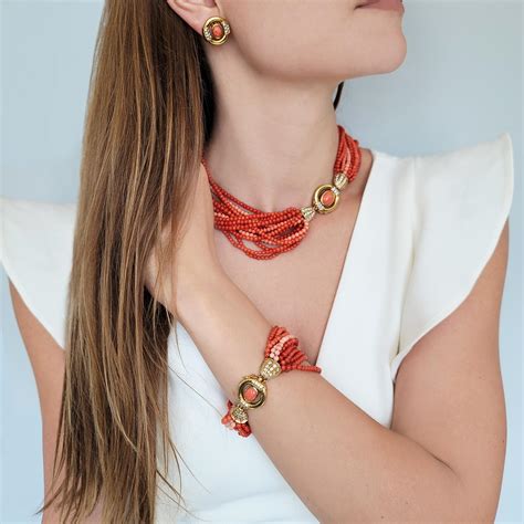 Gucci a Coral and Diamond Suite For Sale at 1stDibs | diamond the body