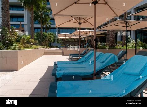 Mandarin Oriental Hotel, Jumeirah Beach, Dubai Stock Photo - Alamy