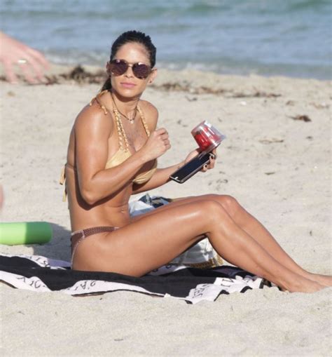 Michelle Lewin In Bikini At A Beach In Miami 12 28 2015 7 HawtCelebs