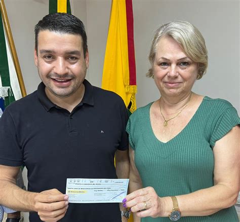 Garbim Entrega Cheque De R 150 Mil Para Auxiliar Santa Casa Em