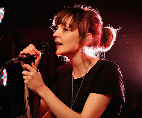 Lauren Mayberry Of Chvrches The Indie Music Beauty Stars You Need To