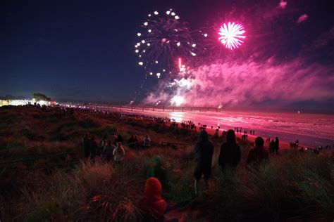 New Brighton Fireworks 2023 Discoverywall Nz