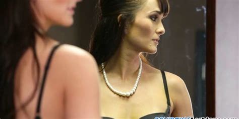 Classy Lesbo Queens Her Babe After Foreplay Tnaflix