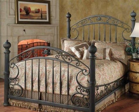 Кованые кровати в интерьере спальни +75 фото моделей